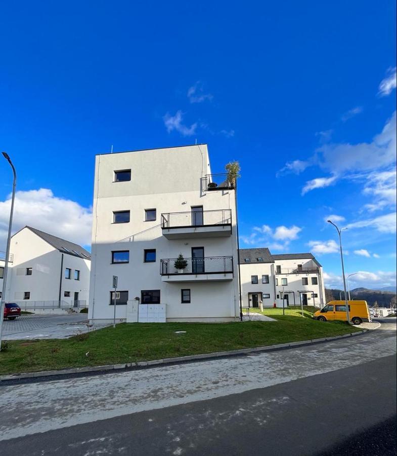 Apartman Eden Roznov pod Radhostem Exterior foto